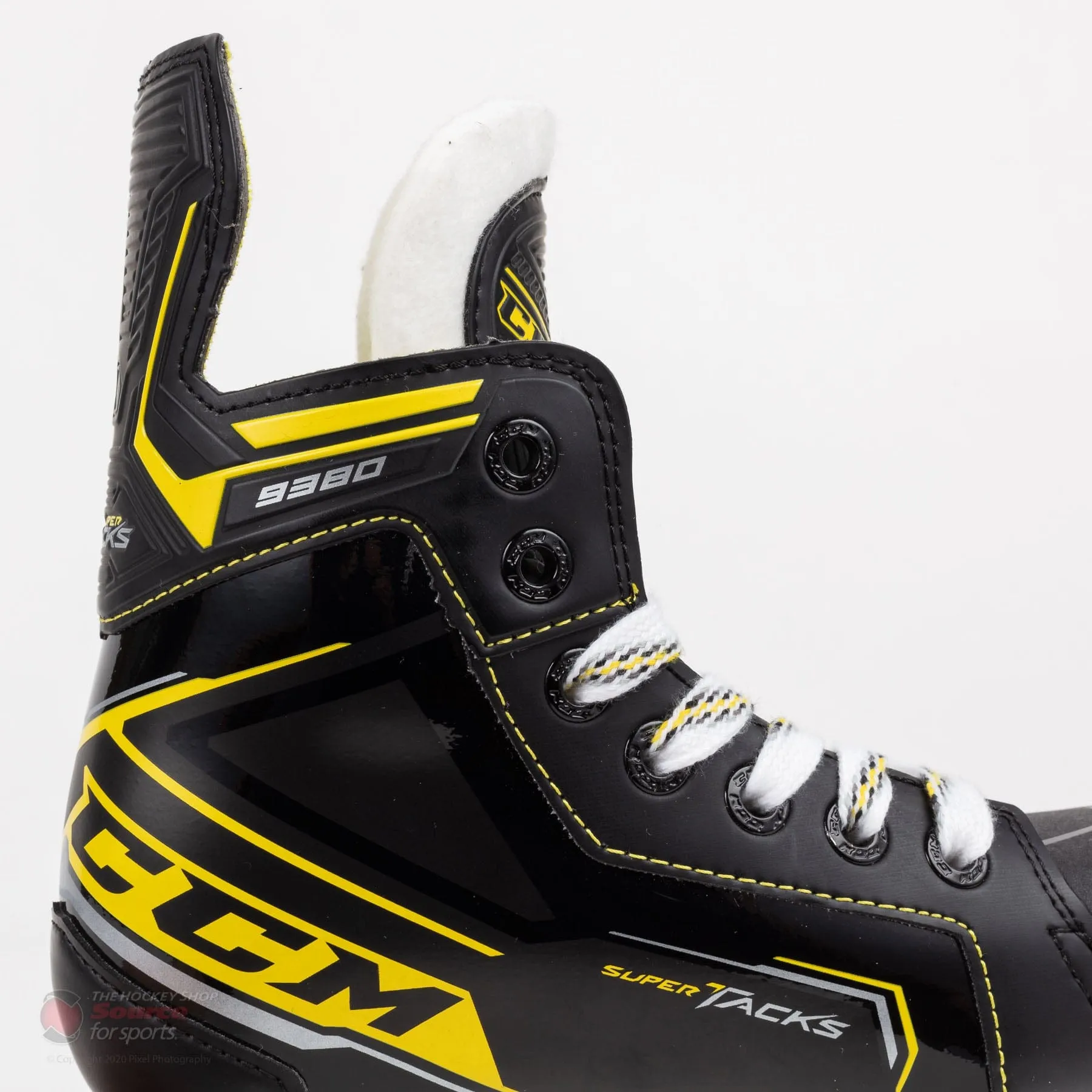 CCM Super Tacks 9380 Youth Hockey Skates
