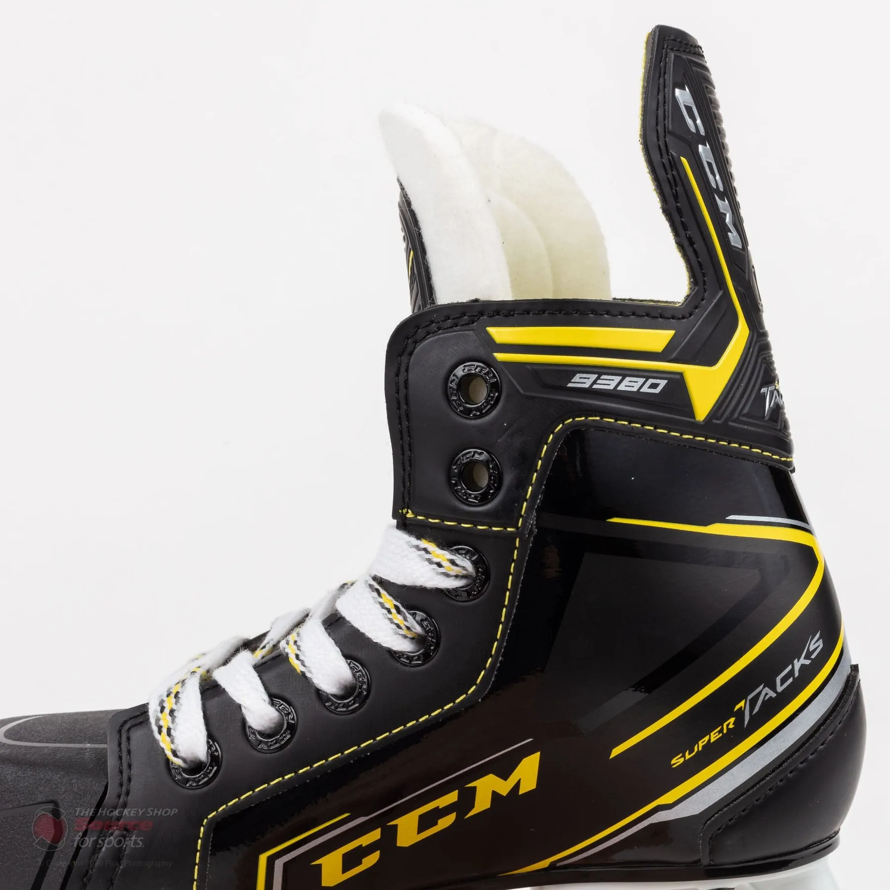 CCM Super Tacks 9380 Youth Hockey Skates
