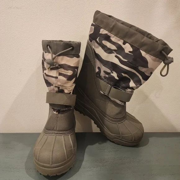 Columbia Boys Powderbug Plus II Rain Winter Snow Boot Waterproof Camo Gray Sz 4