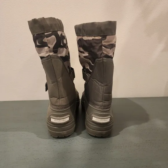 Columbia Boys Powderbug Plus II Rain Winter Snow Boot Waterproof Camo Gray Sz 4