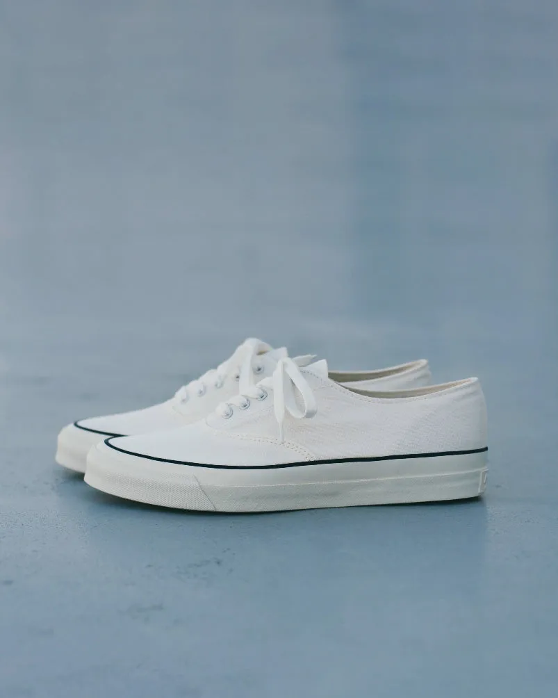 Deck Shoes / White