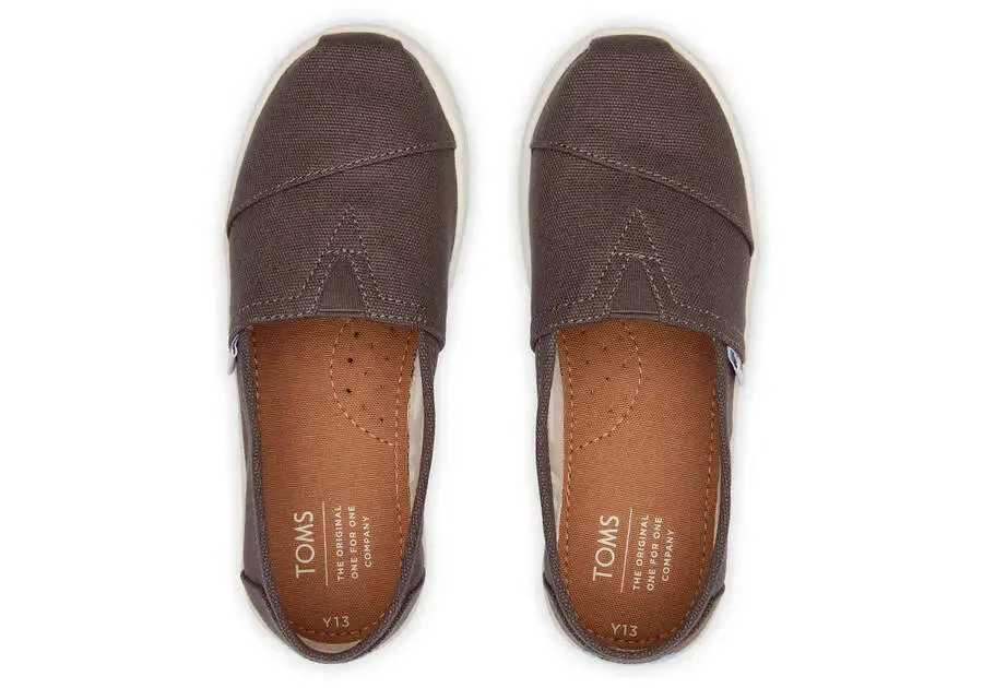 Kids’ TOMS Classic Canvas – Iconic Slip-On with Everyday Comfort
