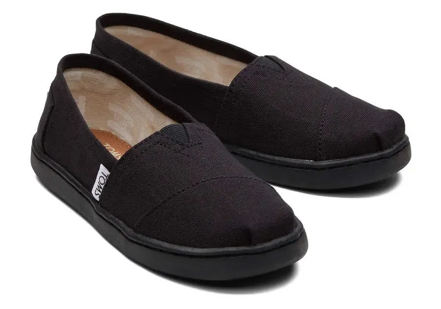 Kids’ TOMS Classic Canvas – Iconic Slip-On with Everyday Comfort