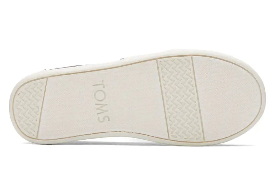 Kids’ TOMS Classic Canvas – Iconic Slip-On with Everyday Comfort
