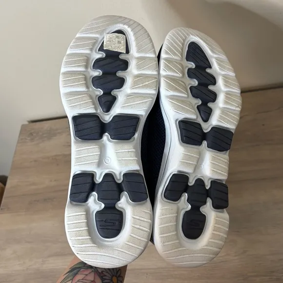 NWOT SKECHERS Performance Go Walk 5 15901 Navy Blue Slip On Size 9.5