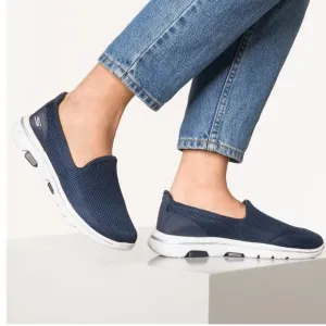 NWOT SKECHERS Performance Go Walk 5 15901 Navy Blue Slip On Size 9.5