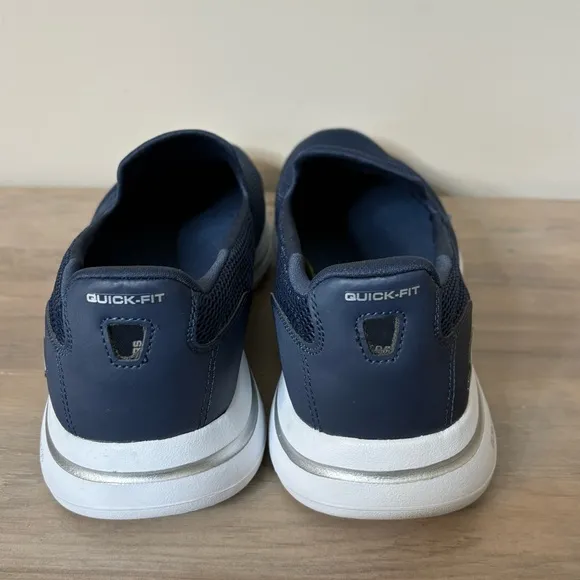 NWOT SKECHERS Performance Go Walk 5 15901 Navy Blue Slip On Size 9.5